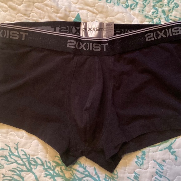 2xist, black truck, medium - Picture 2 of 5